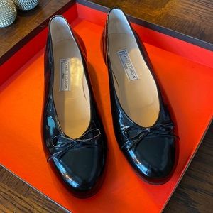 EUC Sz 38 (8) Charles Jourdan Black Patent Baby Doll toe Flats